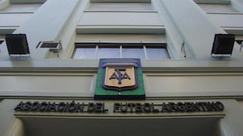 La AFA rechaza versiones sobre una citación judicial de EE.UU. a Tapia y Toviggino