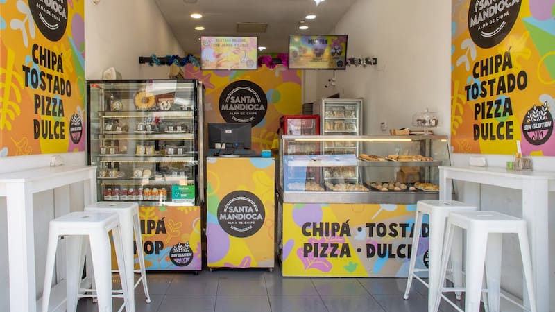 Un local de Santa Mandioca con variedad de productos sin gluten.