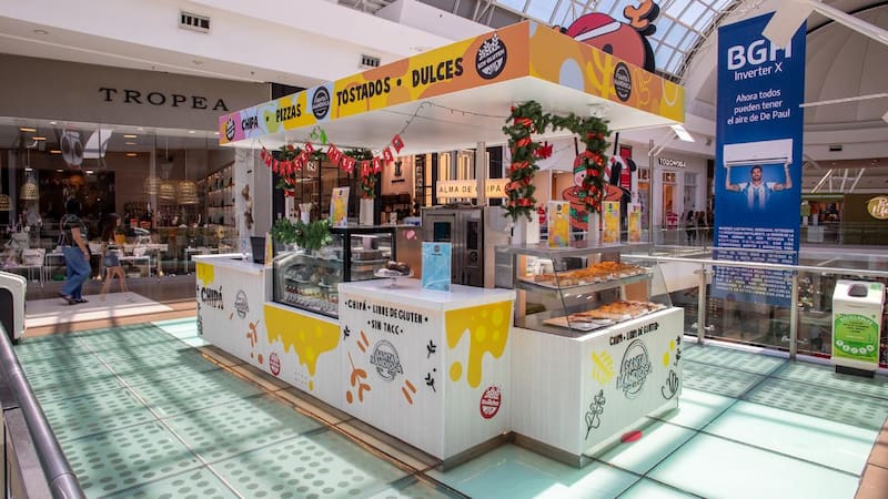 El stand es una opción de bajo costo para iniciarse con la franquicia de Santa Mandioca.
