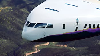 Despega el mega avión que rompe la fórmula de Boeing y cambia los vuelos para siempre