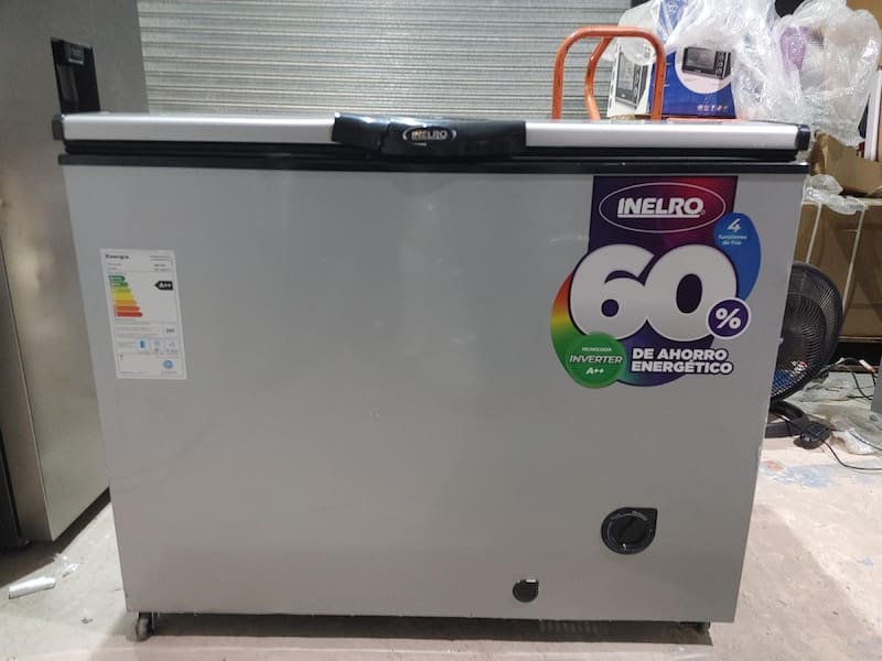 Un freezer Inelro que sale a subasta.