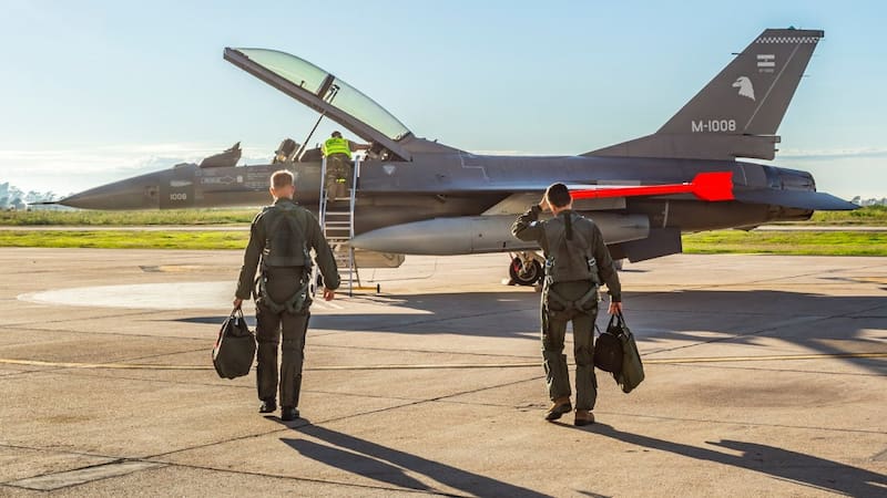 Uno de los F-16 que ya se encuentran en la Argentina.
