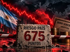 Los bonos caen y ya acumulan bajas del 15% desde sus máximos: ¿qué hay detrás de la escalada del riesgo país?