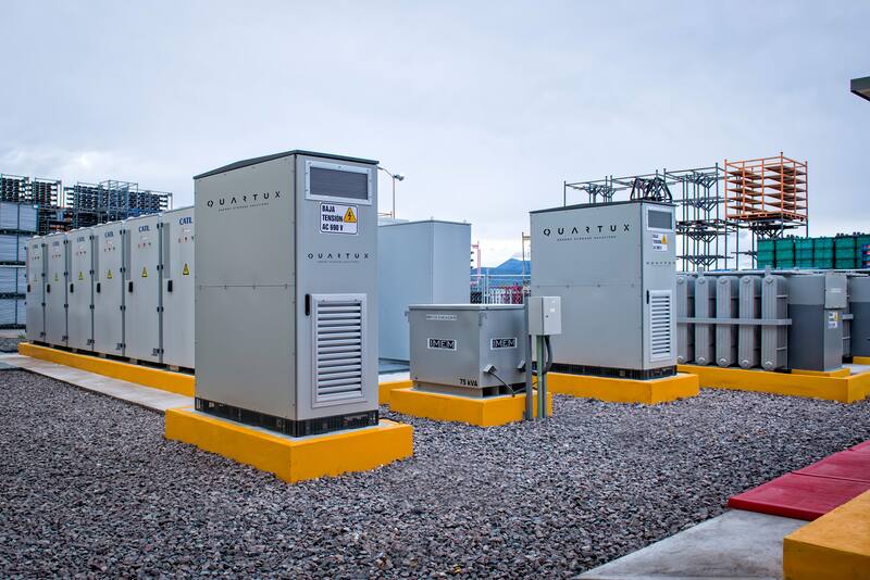 Sistema de almacenamiento de energía eléctrica con baterías.