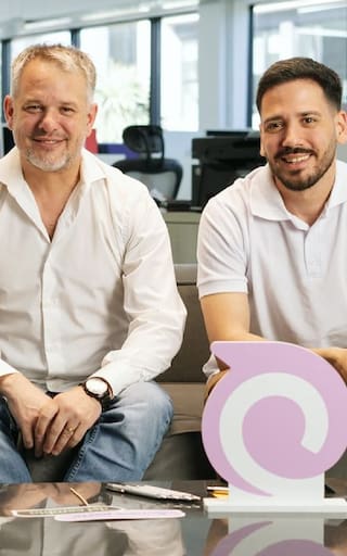 Empezaron con ahorros propios y hoy anticipan elecciones con IA: así revolucionaron la investigación de mercado