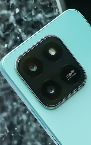 Gigante chino de los celulares trajo a la Argentina un tanque a prueba de golpes y con una súper batería