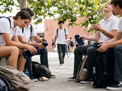 Startup resolvió el problema de los celulares en las aulas y ya se expande en dos países