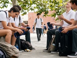 Startup resolvió el problema de los celulares en las aulas y ya se expande en dos países