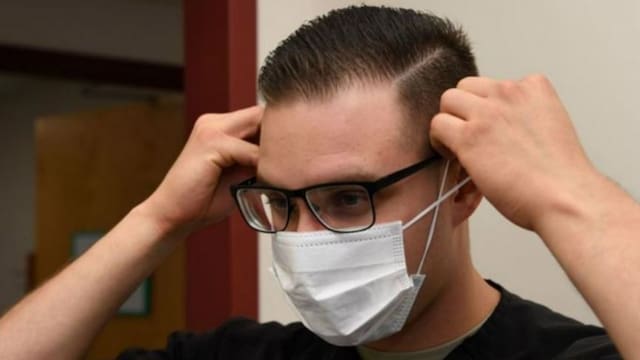 Vuelve el barbijo a los trabajos: confirman la decisión del uso del cubrebocas para quienes realicen tareas en este sector