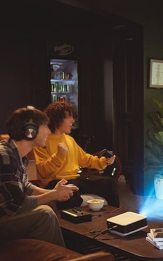 Gigante japonés trajo a la Argentina sus nuevos proyectores smart para ver películas y series