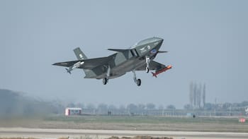 Adiós Top Gun: el arma que ya transforma la guerra aérea y pone en alerta a las potencias