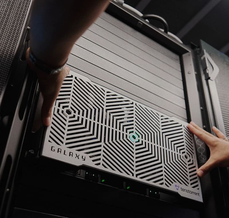 Los servidores Galaxy de Tenstorrent integran chips propios y buscan ganar mercado.