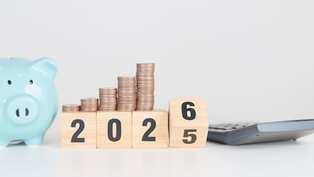 Cuánto dinero hay que ganar al mes para no ser pobre y llegar a ser clase media en 2026, según la OCDE