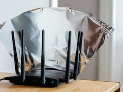 Poner papel de aluminio en el módem de WiFi: para qué sirve y por qué recomiendan hacerlo
