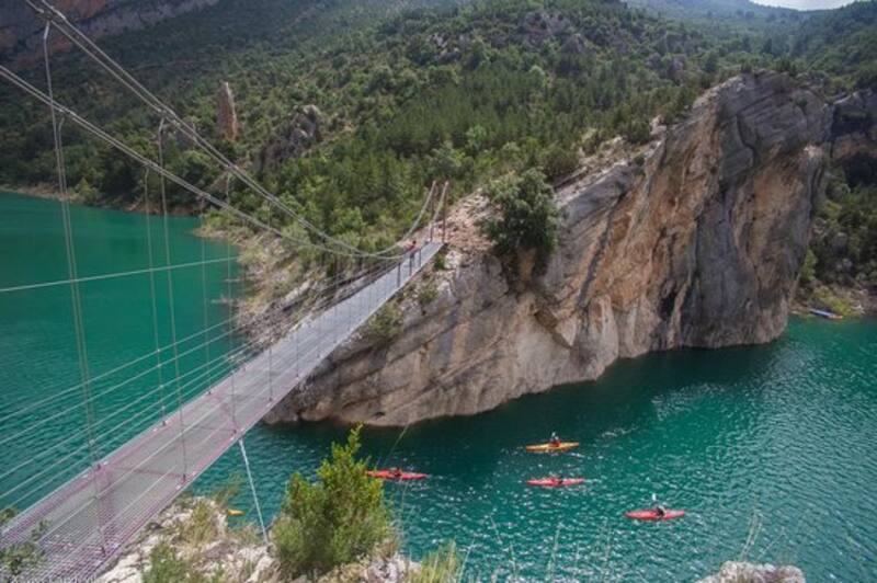 Las rutas en puentes colgantes de Áger. (Foto: thingstodopost.org).