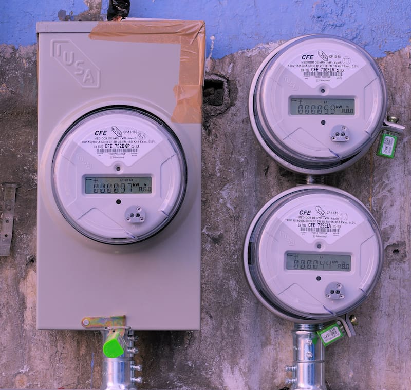 Qué hacer si se presenta una falla en el medidor de luz: la CFE responde. Foto: Wikimedia Commons.