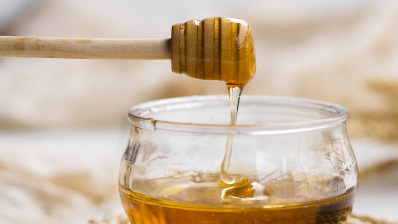 Conocé por qué hay que tener precuauciones al consumir una cucharada de miel por día.