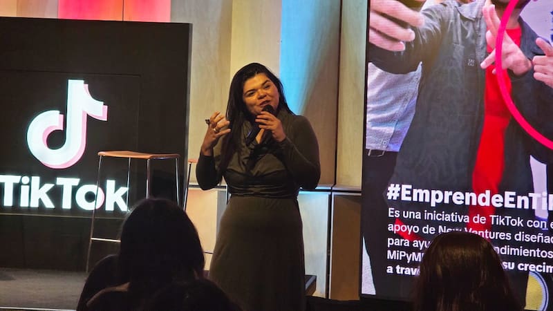 Laura Reyna, Gerente de Asuntos Públicos en TikTok para América Latina, durante la presentación del programa para emprendedores en la Argentina.