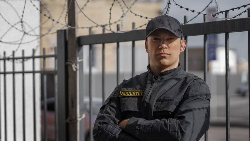 La corrupción puede generar desconfianza en las instituciones, lo que a su vez disminuye la participación ciudadana en procesos democráticos.