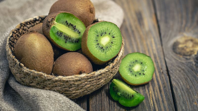 Descubrí los beneficios de comer kiwi en ayunas.