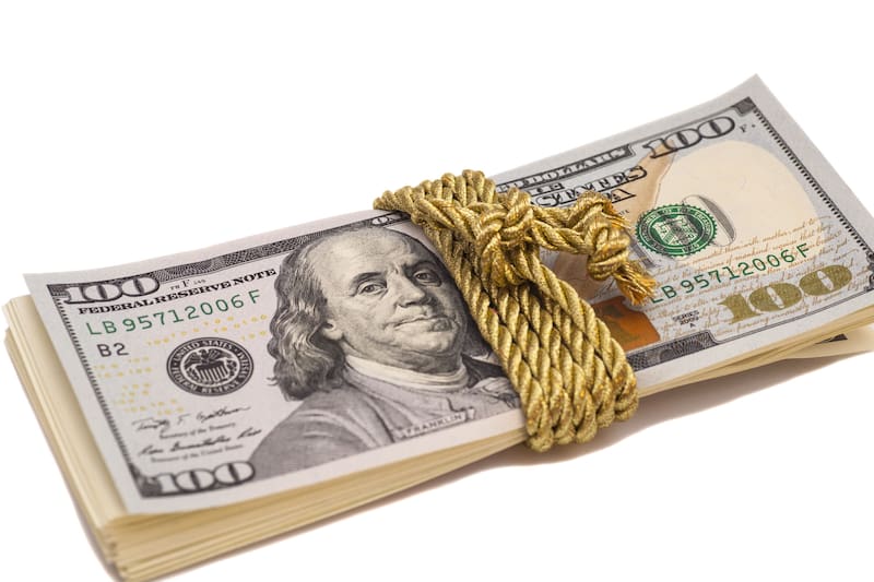 El dólar oficial aumentó 75 centavos en la jornada de ayer.