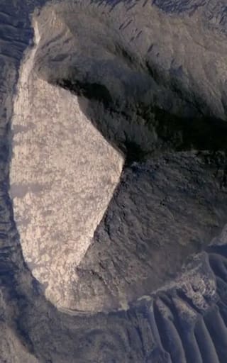 Hallan una “pirámide” en Marte y se disparan nuevas teorías sobre el planeta rojo