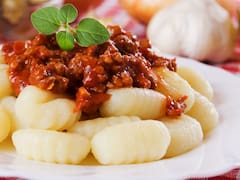 La receta fácil de ñoquis caseros con salsa boloñesa de Germán Martitegui y Donato de Santis que es una delicia