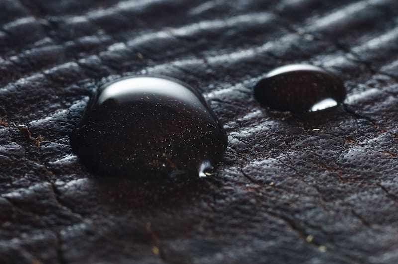 Activar correctamente una piedra potencia sus beneficios protectores y purificadores. (Fuente: Freepik)