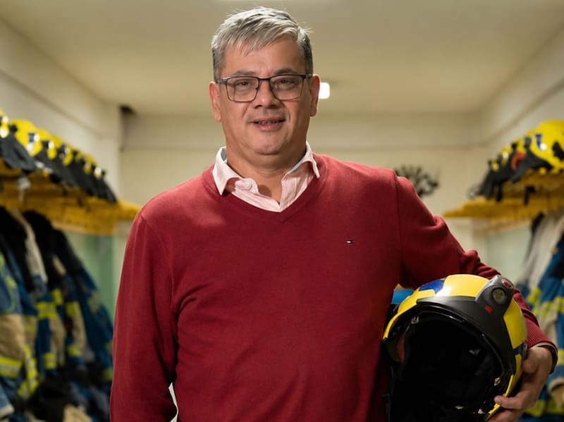 Carlos Milanesi, presidente del CFBVRA, entidad que impulsa la conectividad satelital para los bomberos voluntarios.
