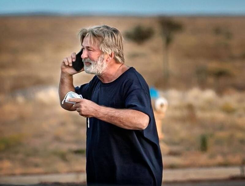 Baldwin, conmocionado tras el accidente fatal.