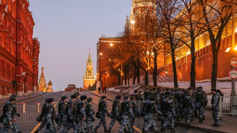 Si Putin aplica la ley marcial, los jóvenes rusos serán reclutados inmediatamente para sumarse al Ejército