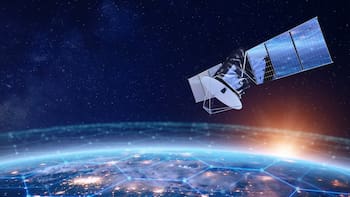 Internet satelital ultrarrápida: Jeff Bezos sorprende con un nuevo rival de Starlink