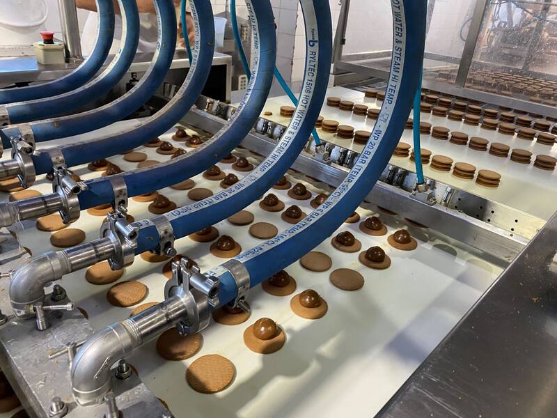 Fantoche automatizó la línea de producción de los alfajores blancos, rediseñó todos los packaging y agregó variedades.