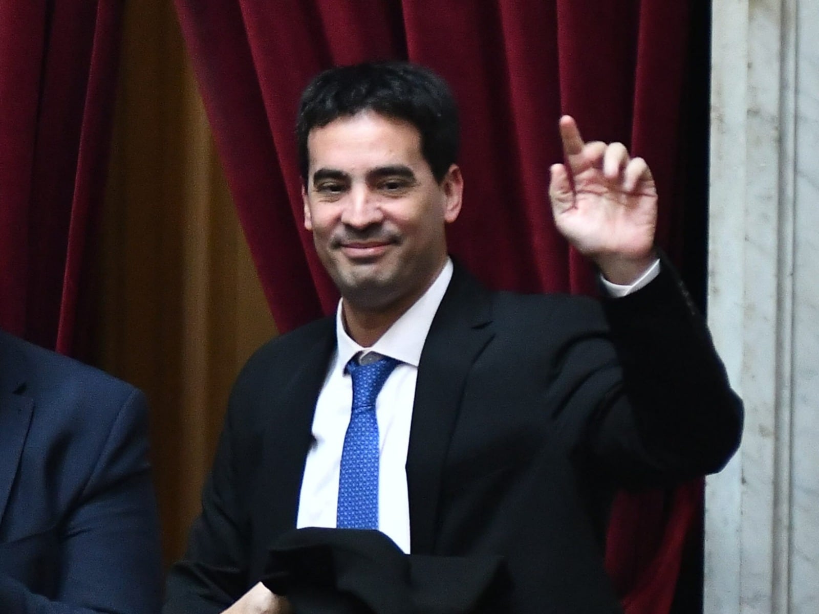 Ravier debuta con un formato sin preguntas, mientras ordena la comunicación del Gobierno