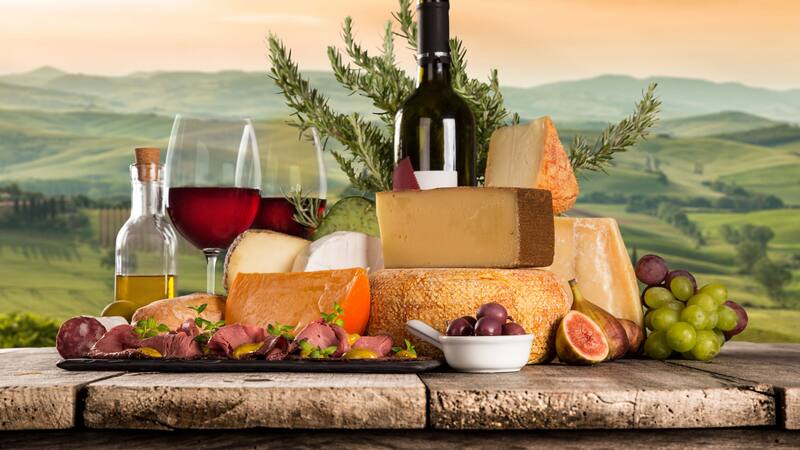 Es uno de los pueblitos medievales más bonitos del país, está en La Rioja y se consigue el mejor vino y aceite de oliva.