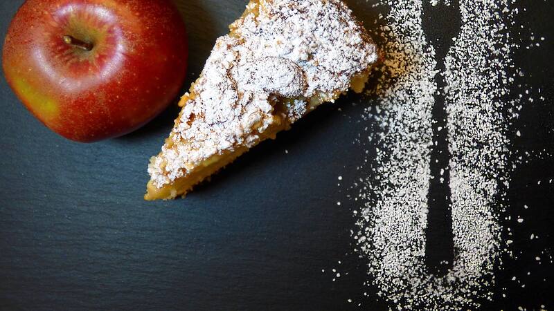 Bizcocho de manzana con yogur: ¿cómo preparar este delicioso postre para merendar en pocos minutos?