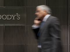 Moody's amenaza con rebajar la nota a ocho bancos españoles