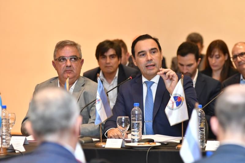 Los gobernadores Raúl Jalil (Catamarca) y Gustavo Valdés (Corrientes)