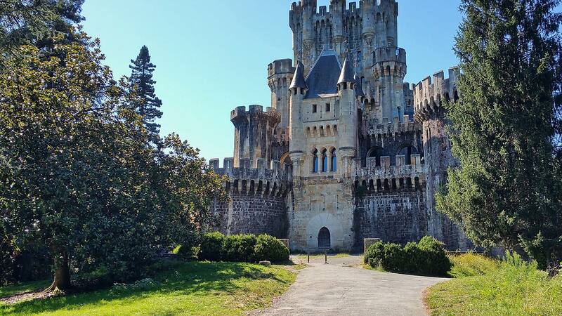 Este castillo medieval está en País Vasco y está escondido en medio de un bosque