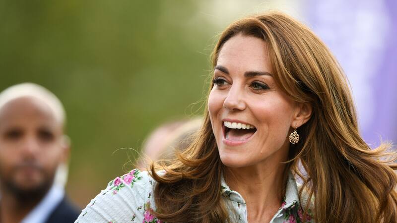 Kate Middleton apuesta por una crema hidratante que hidrata y protege su piel mientras unifica el tono.
