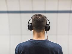 Adiós al estatuto de los trabajadores: la empresa podrá multar a sus empleados por escuchar música en la oficina