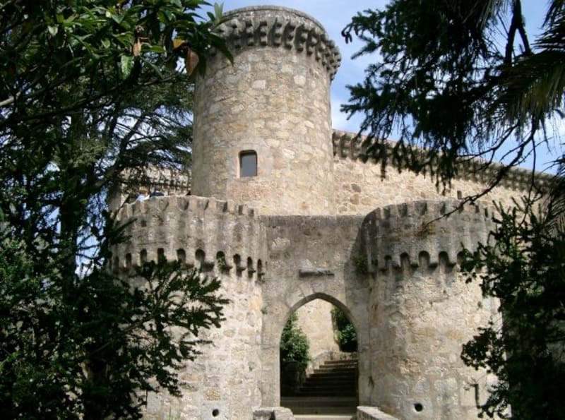 Escapadas: el pueblo de Extremadura que está rodeado de castillos y paisajes espectaculares. (foto: Pexels).