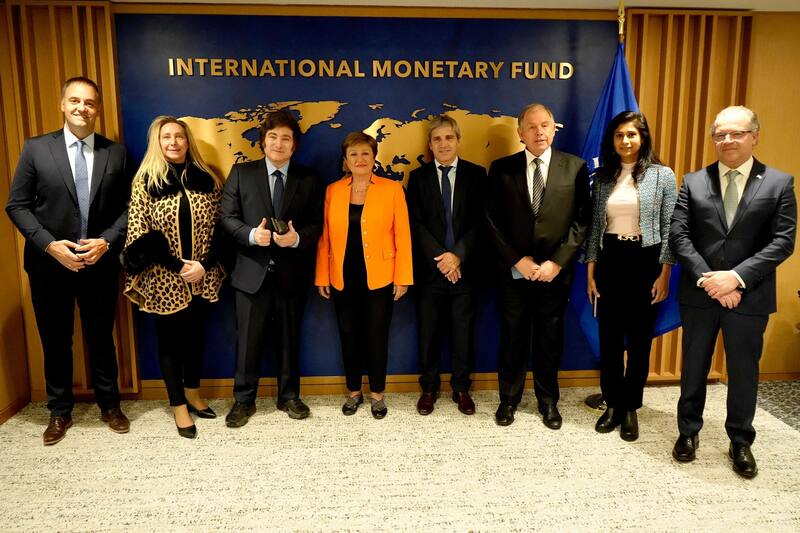 Milei logró un acuerdo con el FMI por 20.000 millones de dólares en abril para aumentar las reservas del banco central.Foto: Archivo.