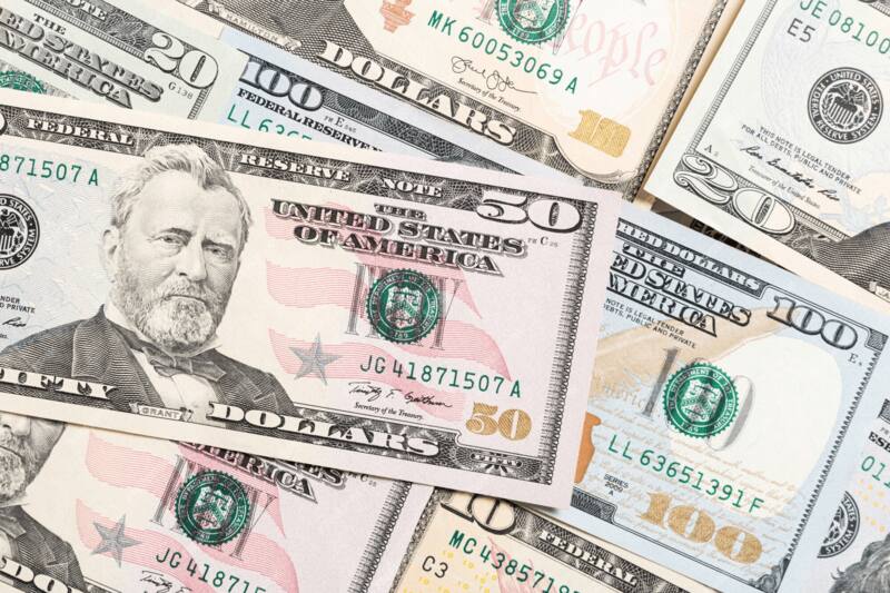 Los "billetes mutilados" pueden cambiarse en las oficinas de BEP. Fuente: Archivo.