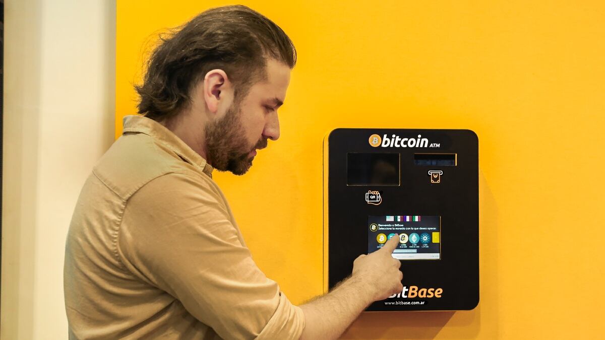 Empresa española trae sus cajeros cripto a la Argentina: para qué podrán  usarse