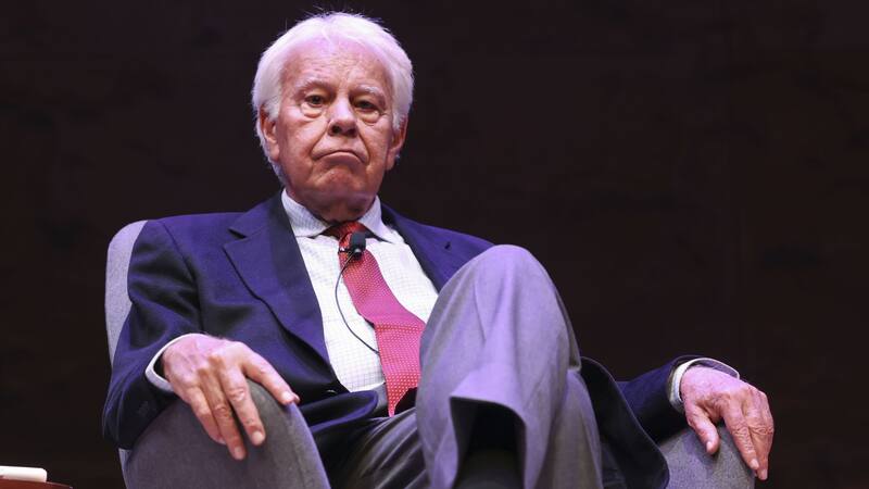 Felipe González afirma que la la ley ómnibus amenaza con la constitucionalidad en España.