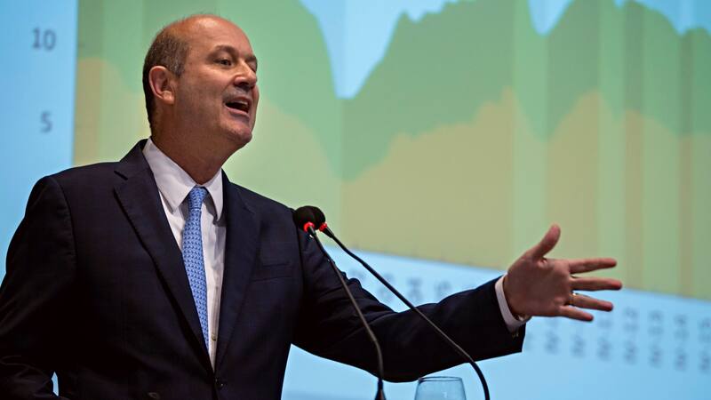 "La ley está sujeta a la negociación del paquete fiscal y eso es la democracia", afirmó Sturzenegger durante un seminario