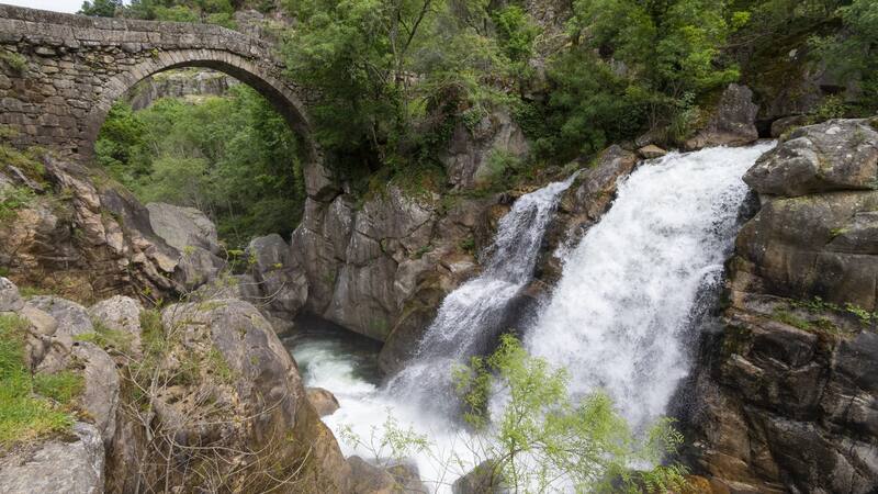 El Puente da Misarela es uno de los sitios más espectaculares de esta villa portuguesa.