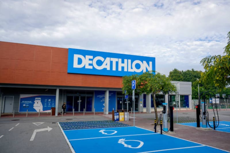 Decathlon respondió a los rumores de cierres de tiendas y despidos en Francia (Fuente: Shutterstock)