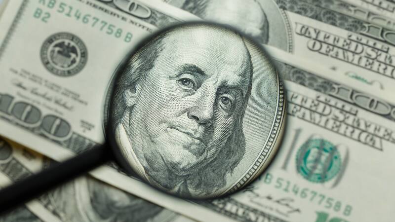 Los analistas prevén que el dólar oficial llegará a $ 1311 para fines de este año